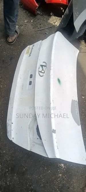 Empty Boot Hyundai Elantra 2017