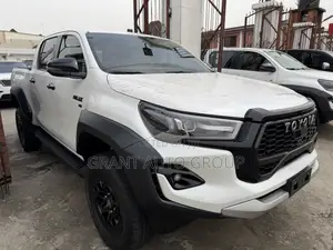 New Toyota Hilux 2024 White