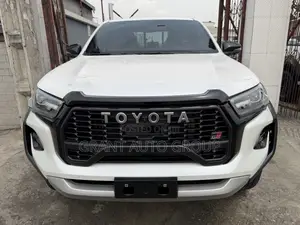 New Toyota Hilux 2024 White