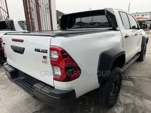 New Toyota Hilux 2024 White
