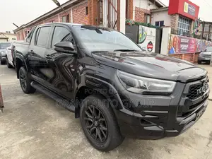 Toyota Hilux 2023 Black
