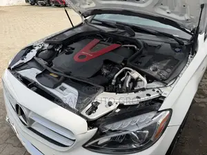 Mercedes-Benz C43 4Matic Sedan AWD (3.0L V6 9AM) 2017 White