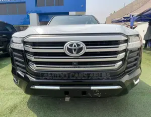 New Toyota Land Cruiser LC300 2025 Black
