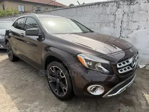 Mercedes-Benz GLA 250 2018 Brown