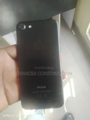Apple iPhone 7 32 GB Black