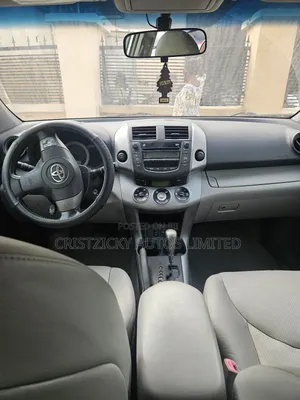 Toyota RAV4 2010 Silver