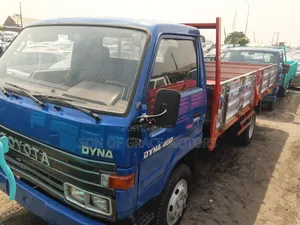 Toyota Dyna 400