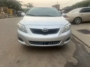 Toyota Corolla LE 4dr Sedan (1.8L 4 cyl 4A) 2009 Silver