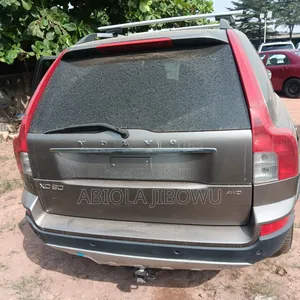 Volvo XC90 3.2 4dr SUV AWD (3.2L 6cyl 6A) 2011 Gray