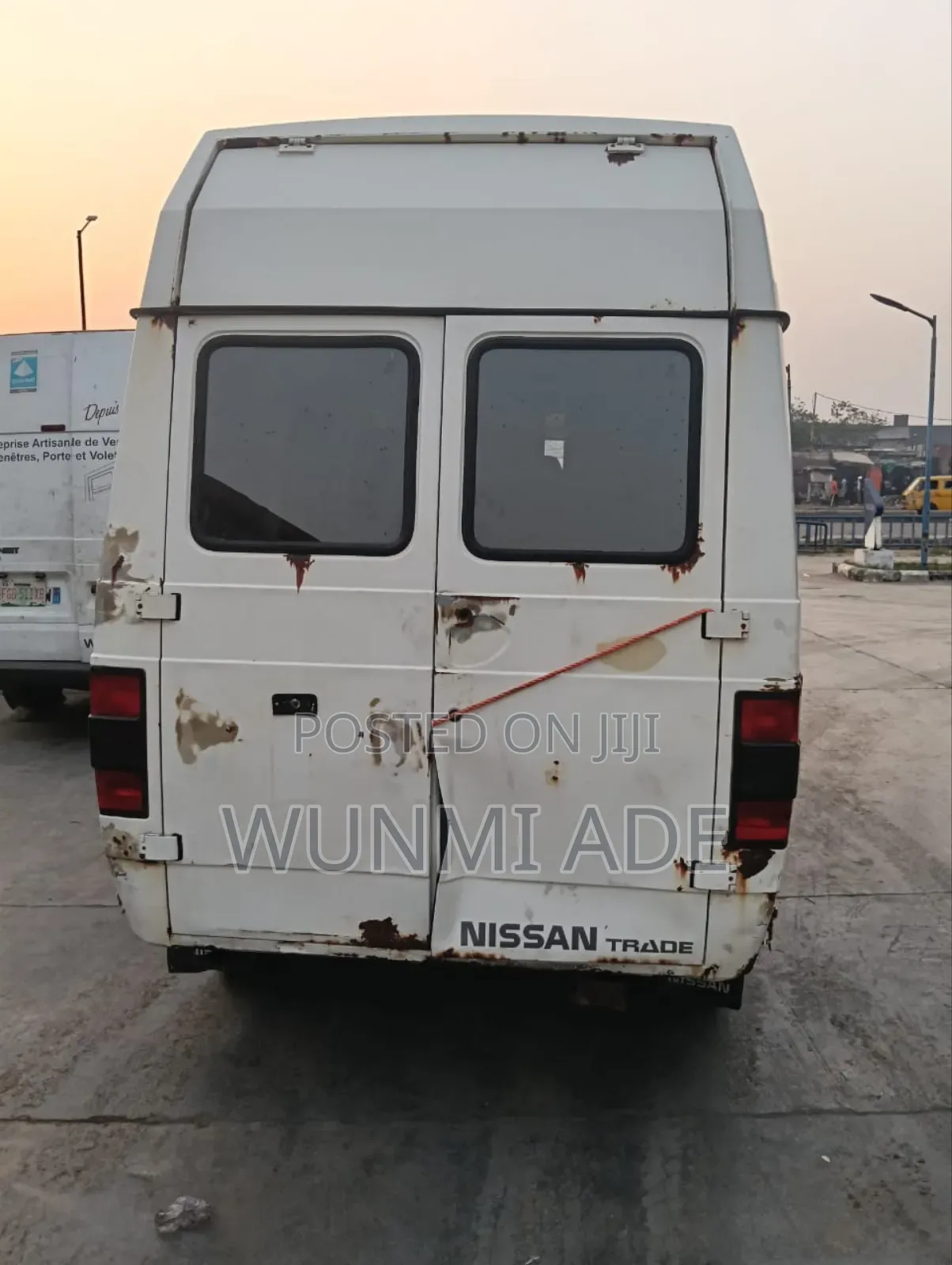 Nissan Caravan (Urvan) 1990 White