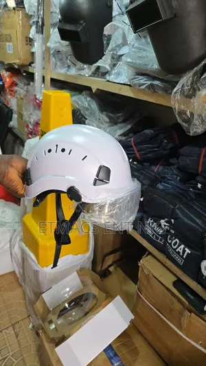 4 Chin Strap Hard Hat