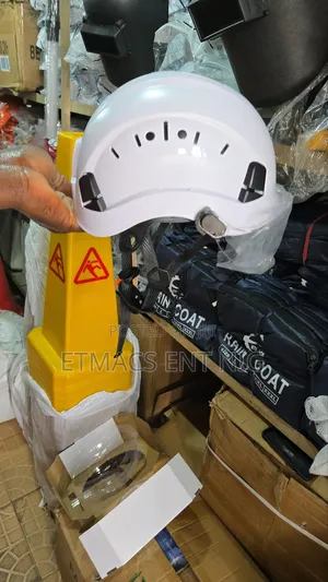 4 Chin Strap Hard Hat