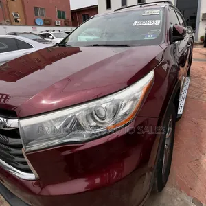 Toyota Highlander XLE V6 4x4 (3.5L 6cyl 6A) 2016 Maroon