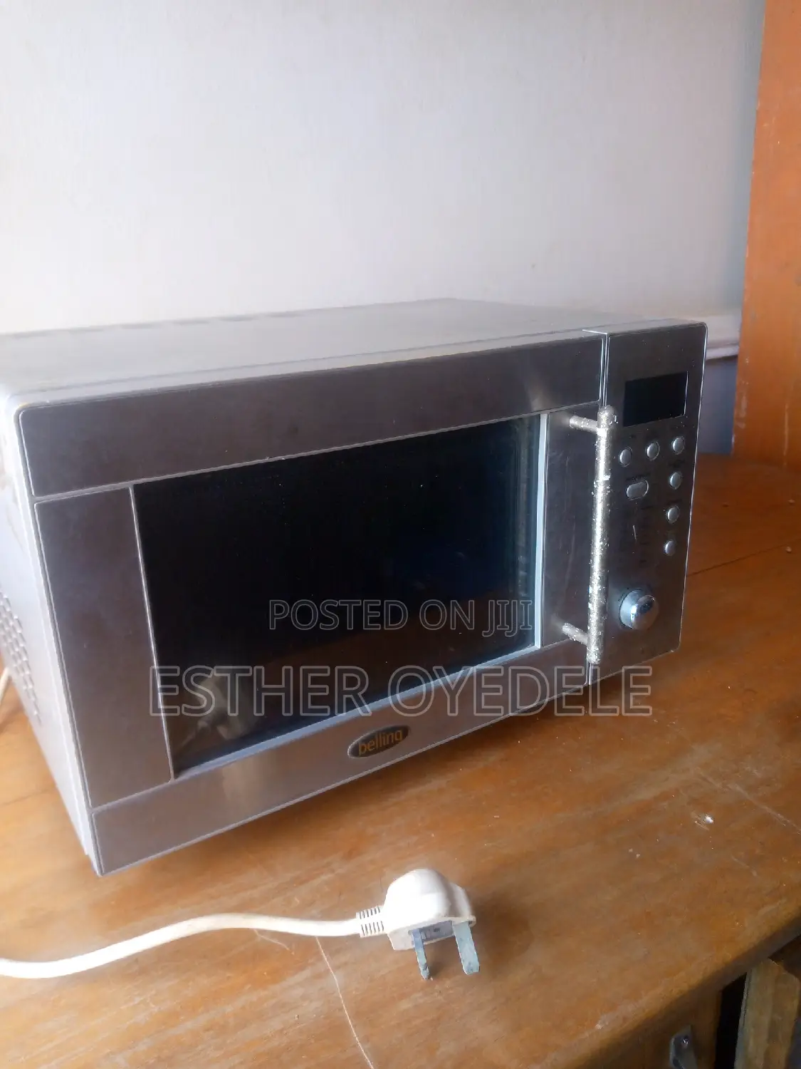 Microwave Oven in Perfect Working Condition