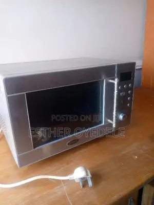 Microwave Oven in Perfect Working Condition