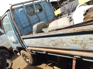 Nissan Cabstar 1999 Blue