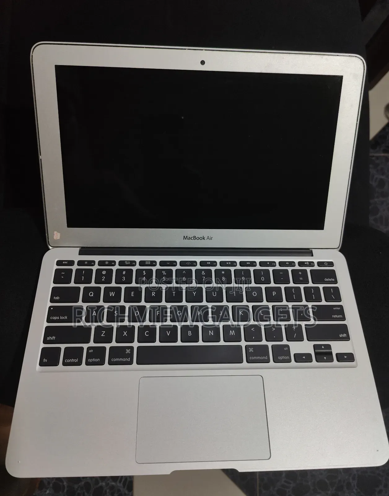 Clean Macbook Air 2015 With a Bad Panel(Motherboard), No SSD