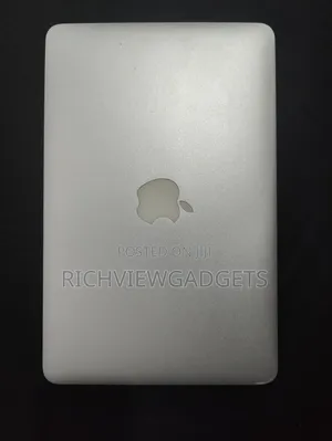 Clean Macbook Air 2015 With a Bad Panel(Motherboard), No SSD