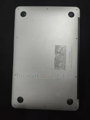 Clean Macbook Air 2015 With a Bad Panel(Motherboard), No SSD