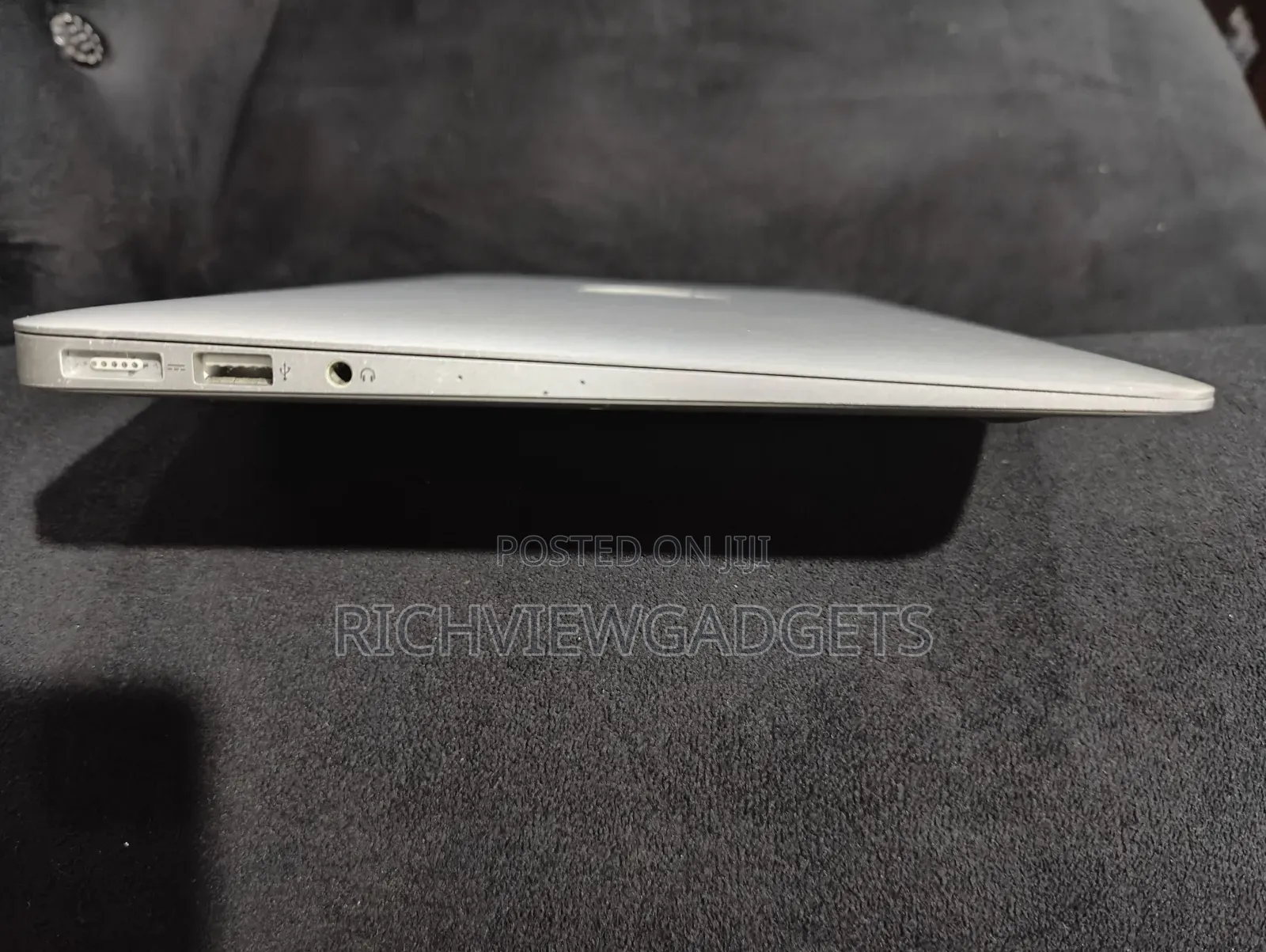 Clean Macbook Air 2015 With a Bad Panel(Motherboard), No SSD