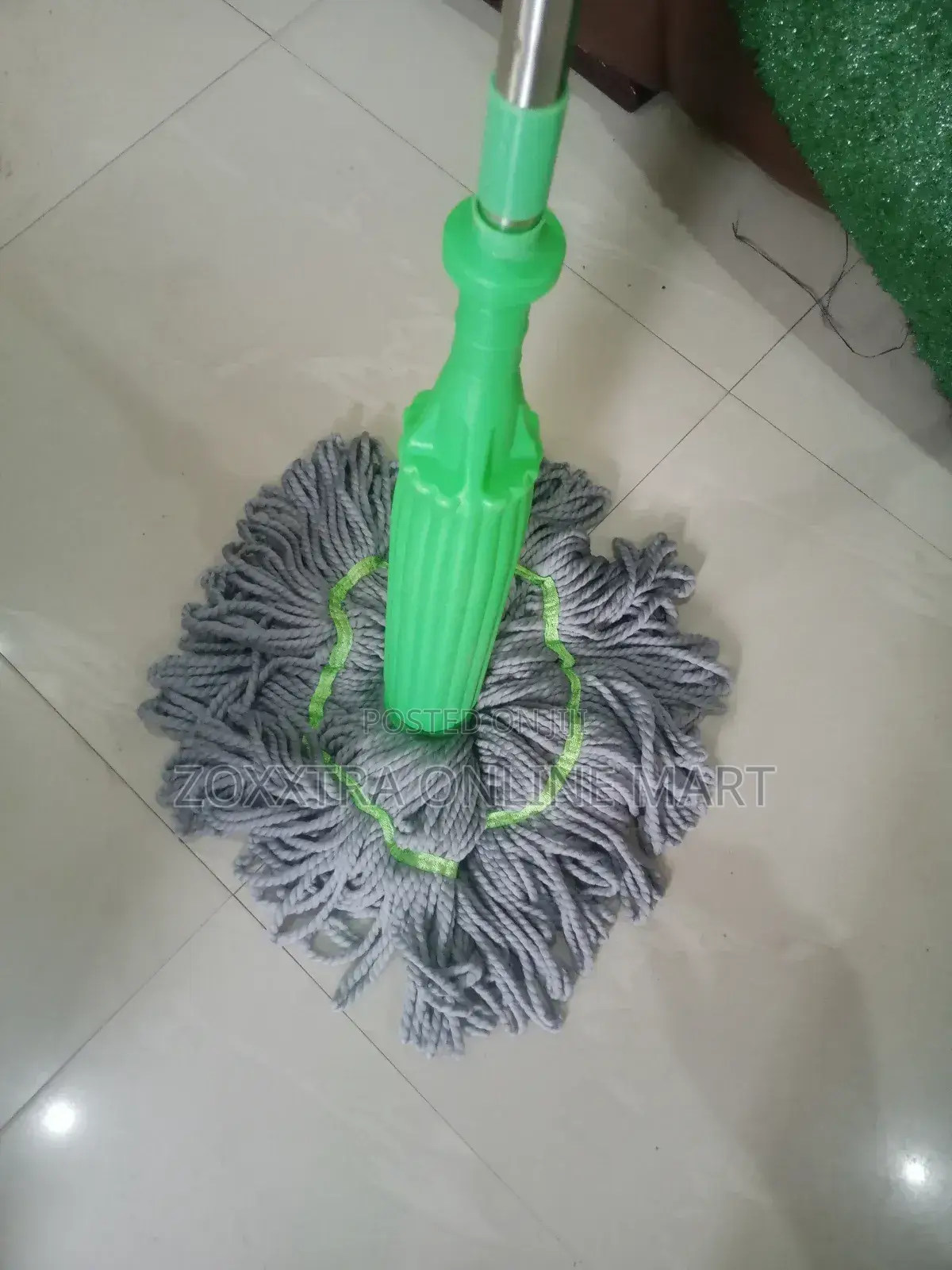 Self-Squeeze Green Mop