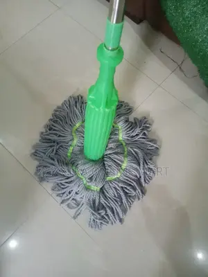 Self-Squeeze Green Mop