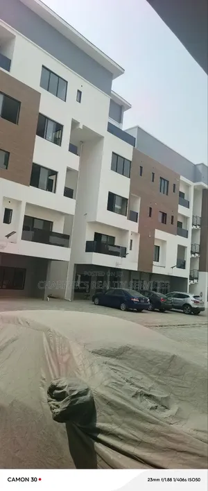 3bdrm Apartment in Ikeja GRA for rent