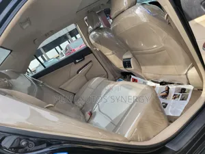 Toyota Camry XLE 4dr Sedan (2.5L 4cyl 6A) 2013 Gray