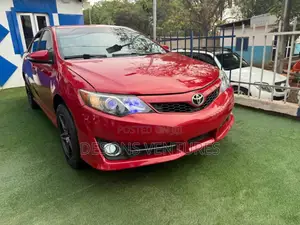 Toyota Camry SE Sport 4dr Sedan w/Prod. End 11/13 (2.5L 4cyl 6A) 2014