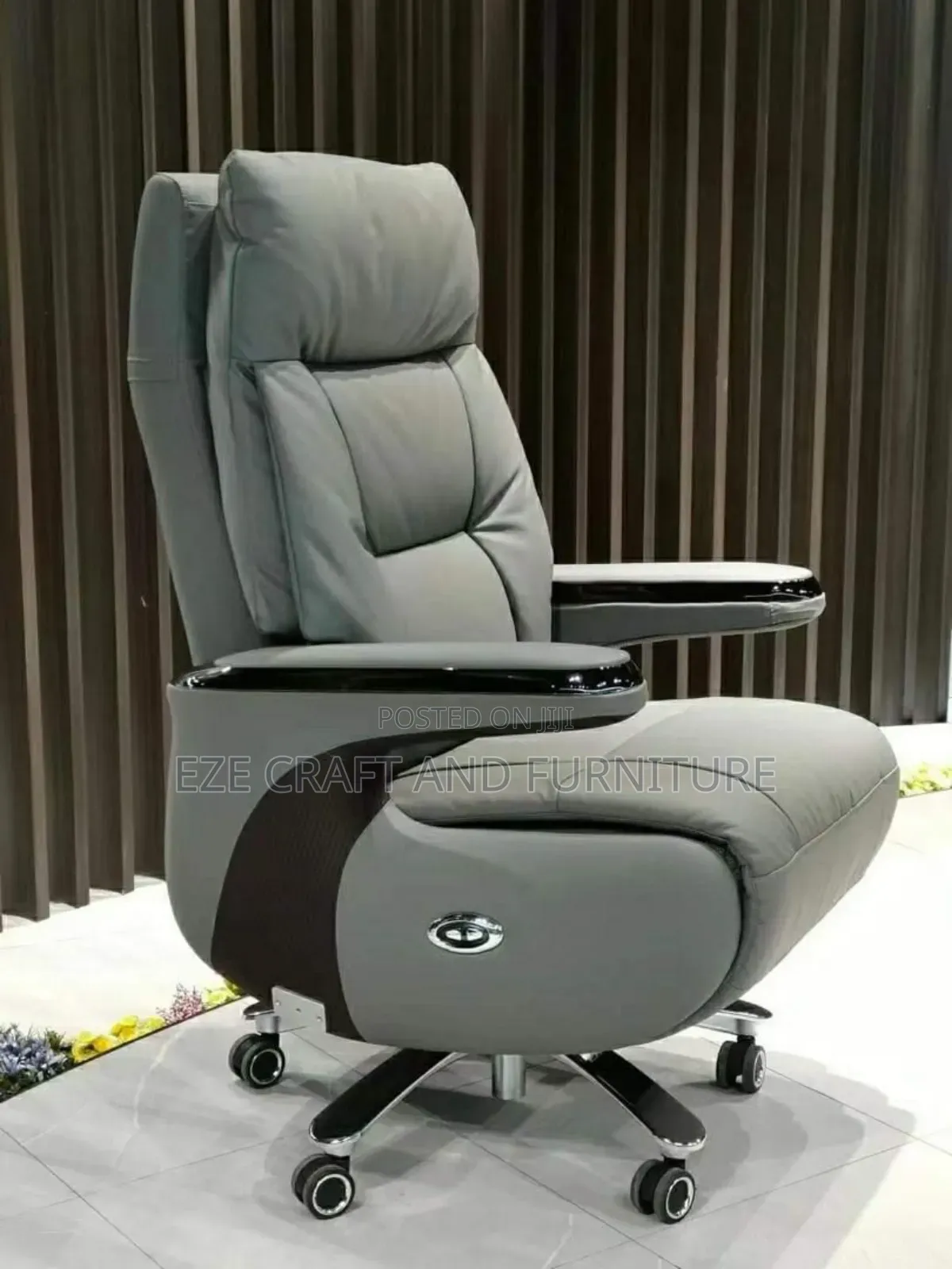 Massaging Office Executive Chair