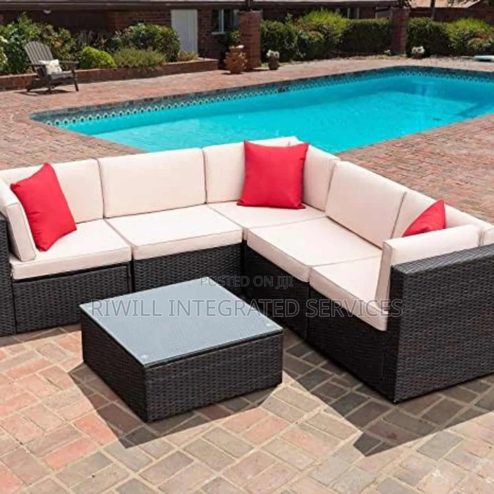 L -Shade Six Seaters Plastic Chairs