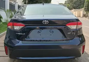 Toyota Corolla LE 2020 Blue