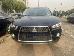 Mitsubishi Outlander 2012 Blue
