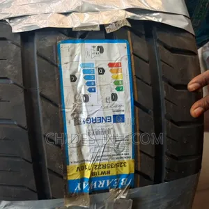 325/35/22 Bewey Tire