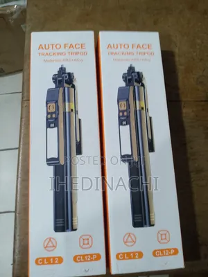 Cl12-P Auto Face Tracking Tripod