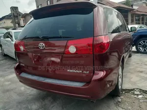 Toyota Sienna XLE FWD 2006 Red