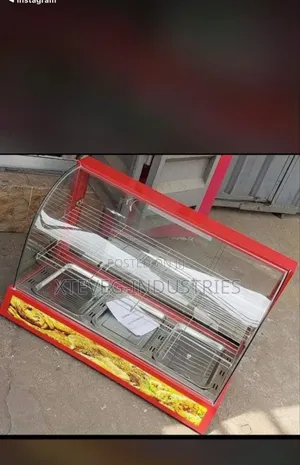 3 Plates Red Snacks Warmer