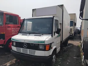 Mercedes 410d 14fit Container Body