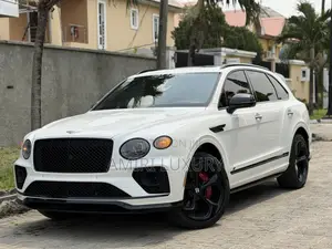 Bentley Bentayga 2022 White