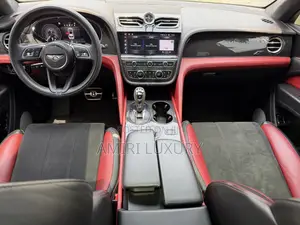 Bentley Bentayga 2022 White