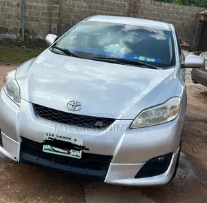 Toyota Matrix S Hatchback AWD (2.4L 4cyl 4A) 2009 Silver