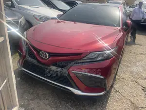 Toyota Camry XSE V6 2021 Red