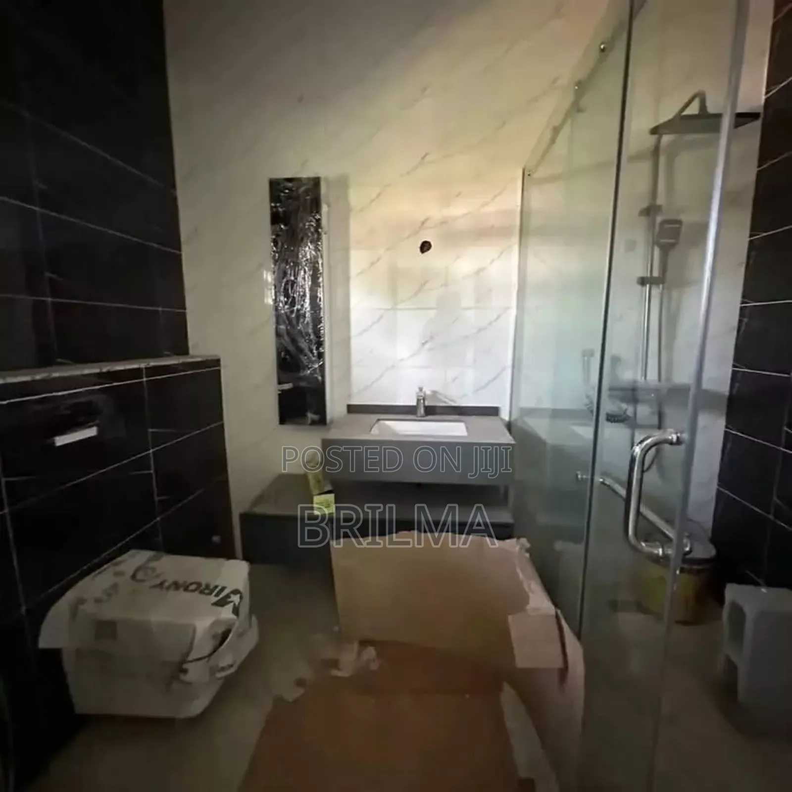 4bedrooms Terrace Located in Kaura