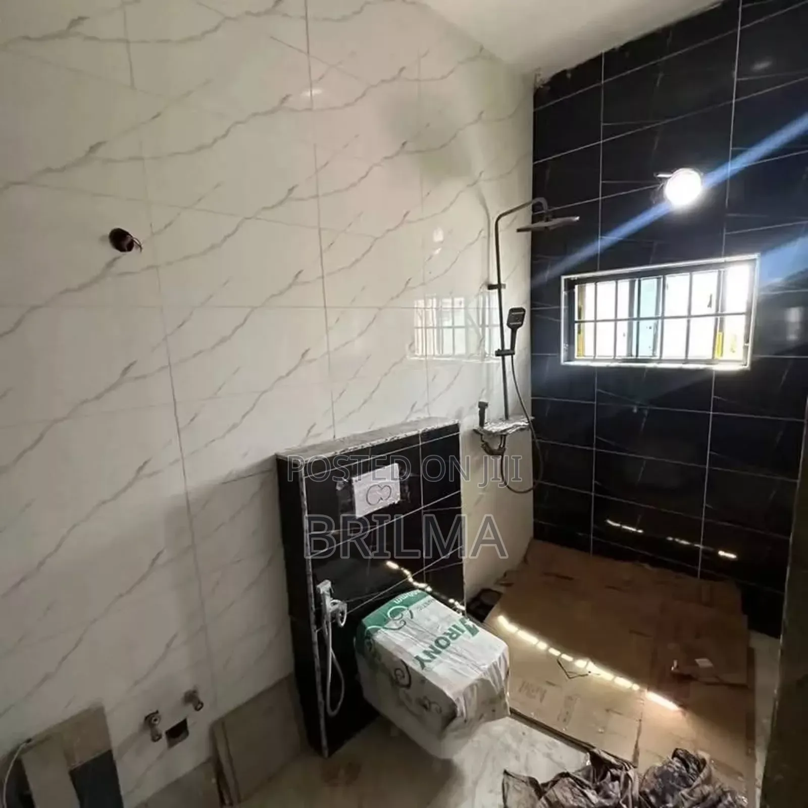 4bedrooms Terrace Located in Kaura