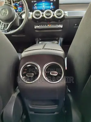 Mercedes-Benz GLB-Class 2023 Silver