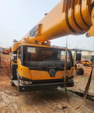 80 Tons Crane XCMG All - Terrain Motor - Foreign Use