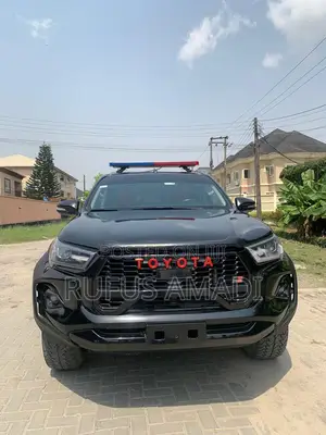 Toyota Hilux 2016 Black