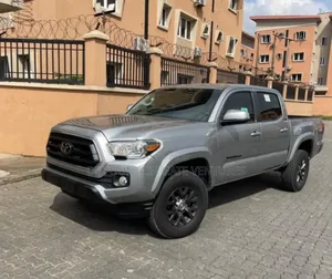Toyota Tacoma SR5 Double Cab 6' Bed V6 AT 2023 Silver