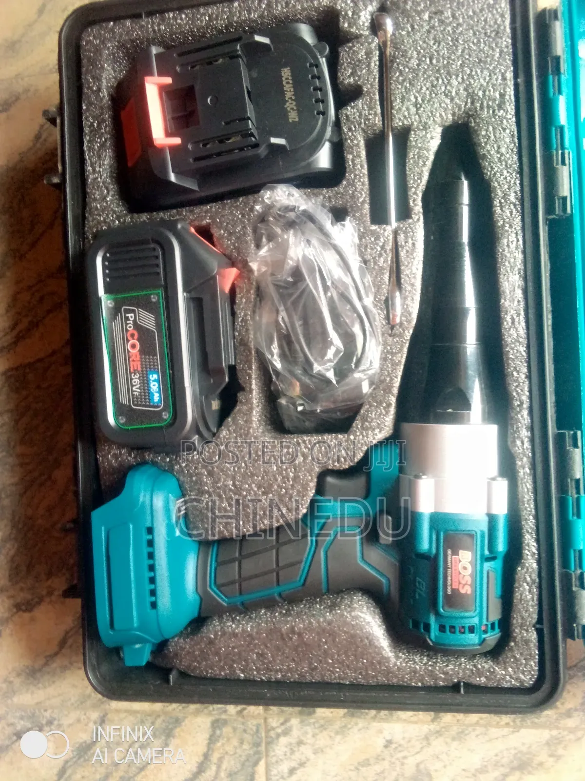Cordless Rivet Machine