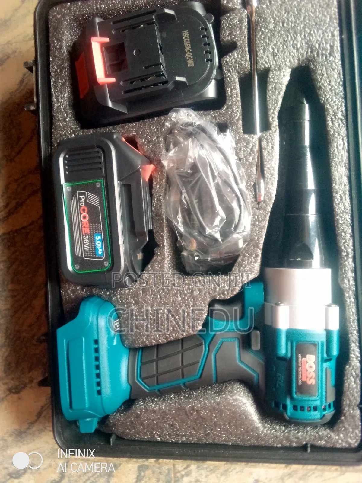 Cordless Rivet Machine